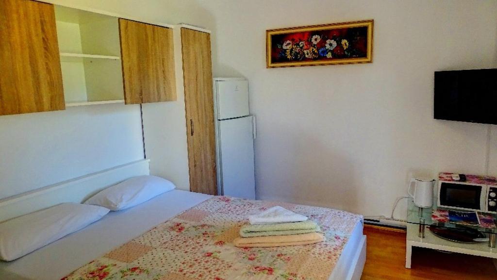 Studio Apartman I Mali Apartman 비르 외부 사진